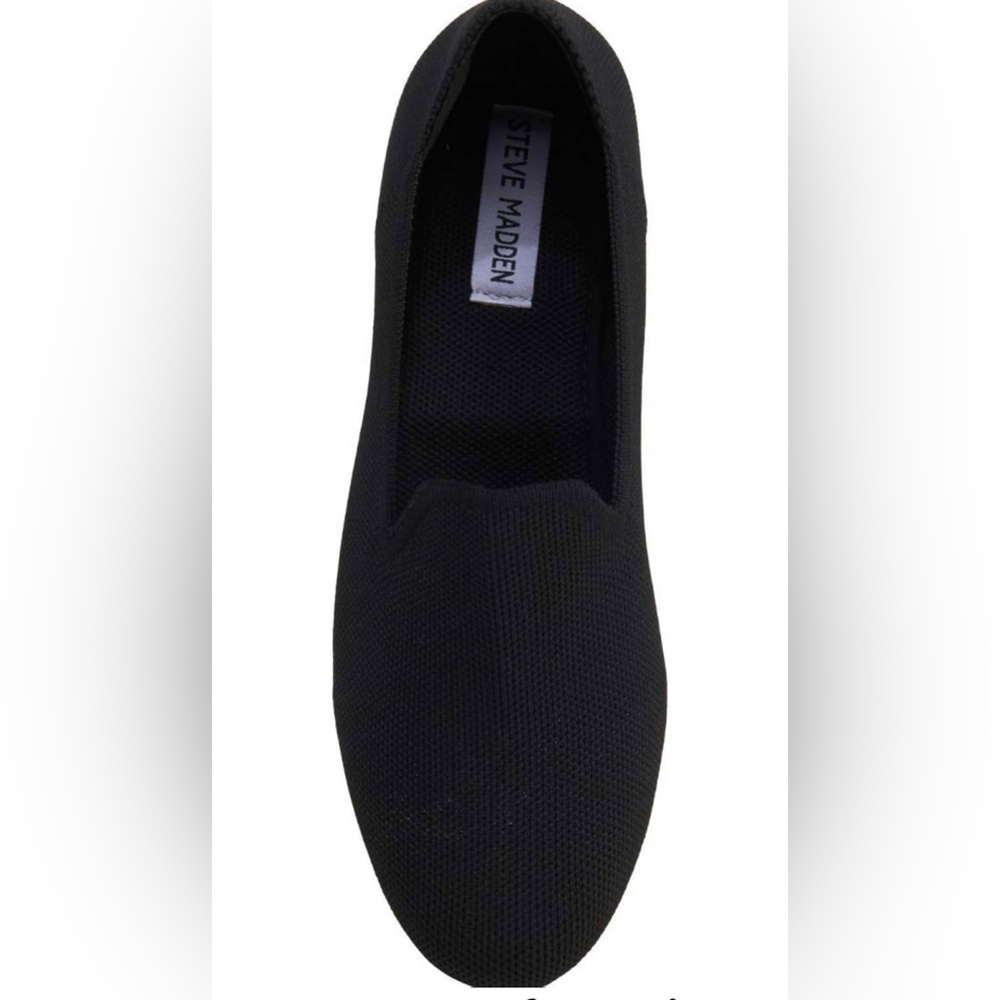 New without tag Steve Madden Sabin flat.